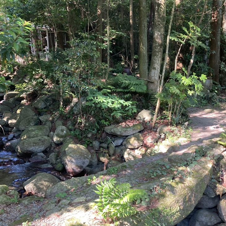 石橋の入り口の写真