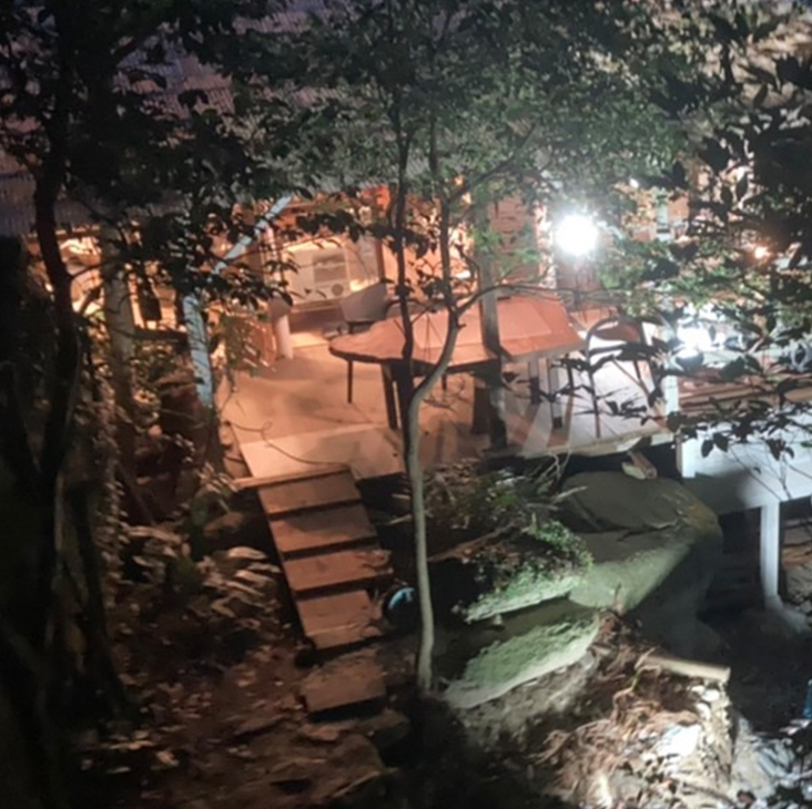 夜の外観の風景写真